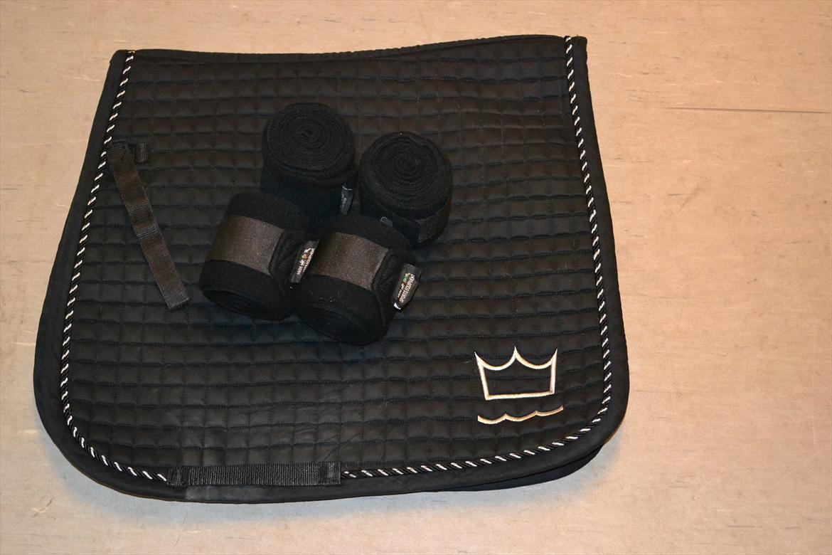 Mit udstyr :) - underlag med matchende HKM bandager billede 109