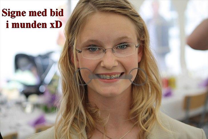 50 dage på hestegalleri :) - Dag 34: Et billede af dig med et bid i munden - Hehe, lidt opfindsomt ..  billede 34