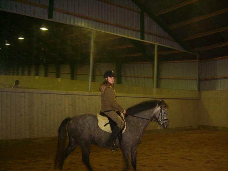 Zafir rider hjemme - Skridt <3 billede 5