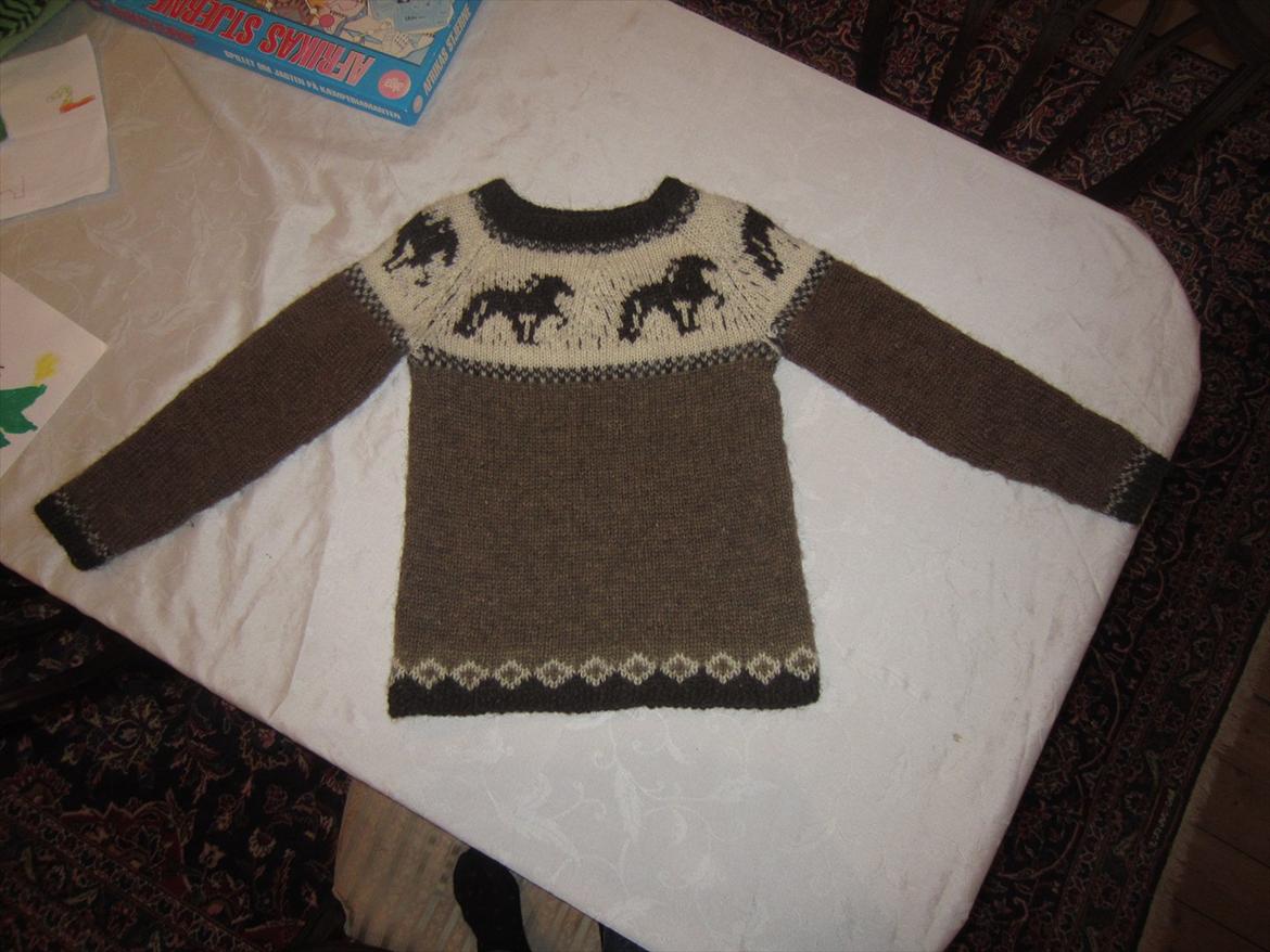 mine julegaver 2011 - islændertrøje<33af farmor og farfar:) billede 24