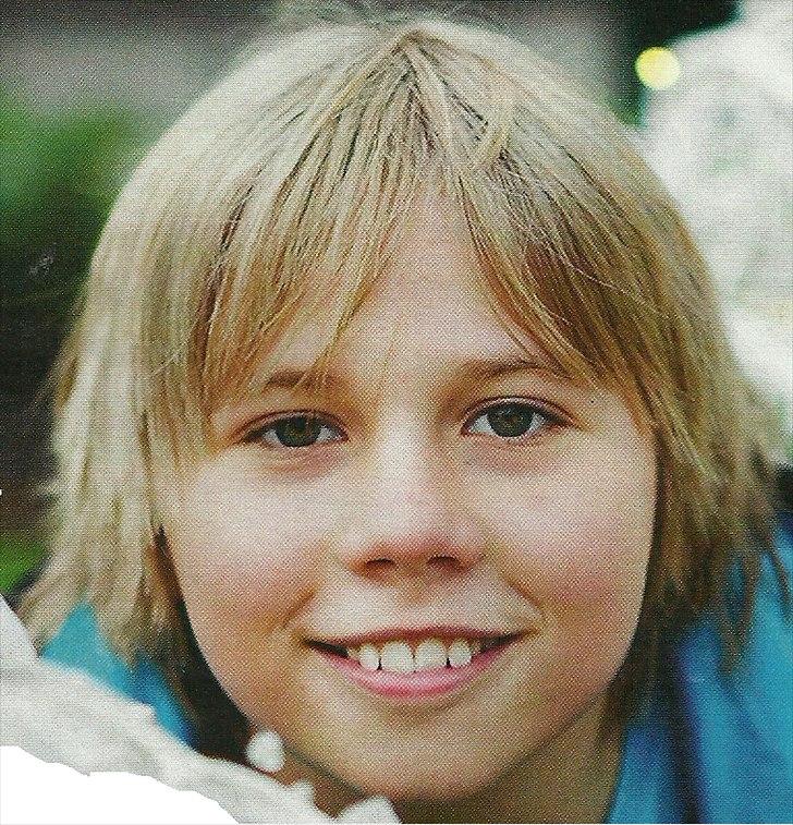 Tegninger :D   - Original billede :P - Lille Thomas Norgreen Nielsen fra et "Ude og Hjemme" blad :) Er blevet scannet ind på computeren, hvilket er grunden til den grynede kvallitet :S xD  billede 81