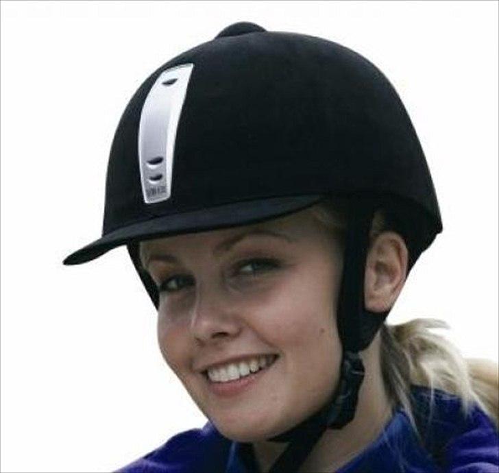 50 dage på hestegalleri :) - Dag 42: Et billede af din ridehjelm - En Eurolite :-) billede 42