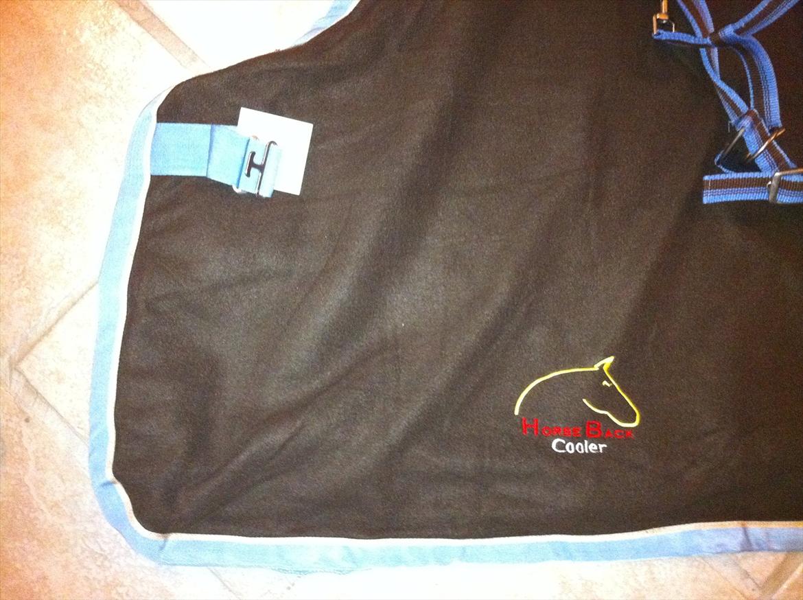 Lidt af udstyret ;P - Fleeceskridtæppe 155. chocolate/ligth blue. Købt i herning 2012 for 129,- :) billede 8