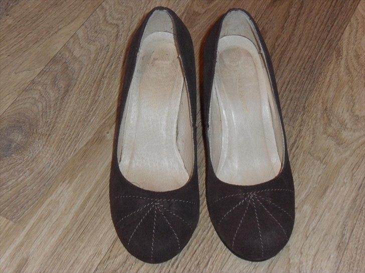 MINE 'HOMEMADE' GLIMMER SKO! <3 - Sådan så de ud dengang jeg købte dem :) ikk specielt kønne! billede 1