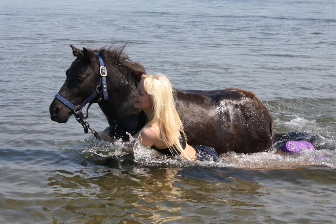 DET er sommer hygge - badning ved stranden med hoody!  billede 39