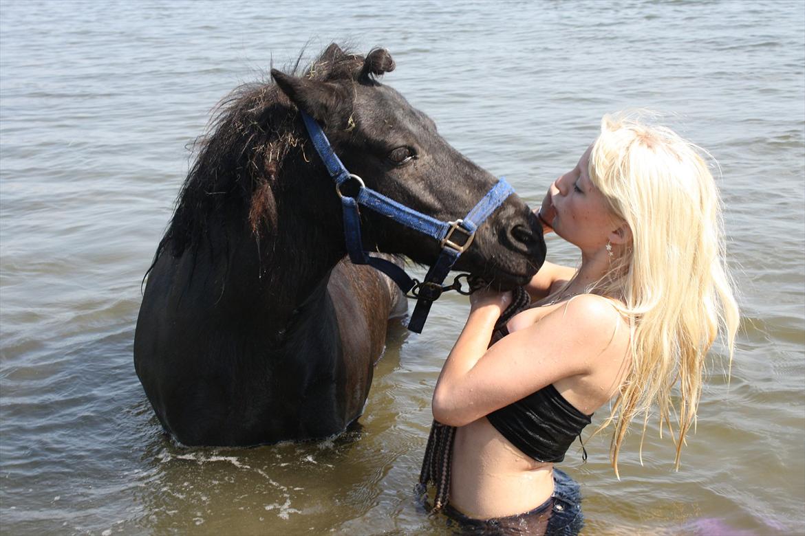 DET er sommer hygge - badning ved stranden med hoody!  billede 51