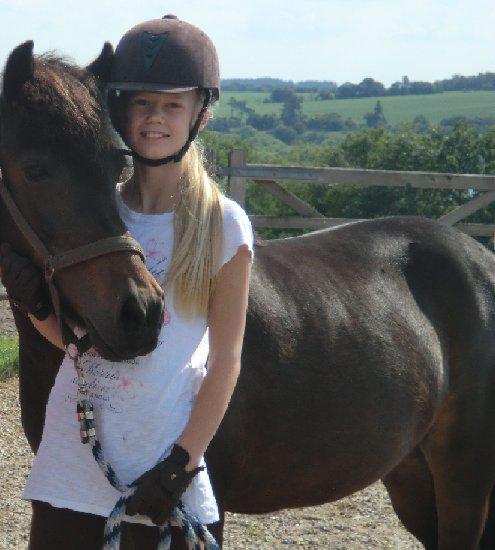 Ridelejr med Flicka på Stald Tougaard 2012:-) - <3 billede 2