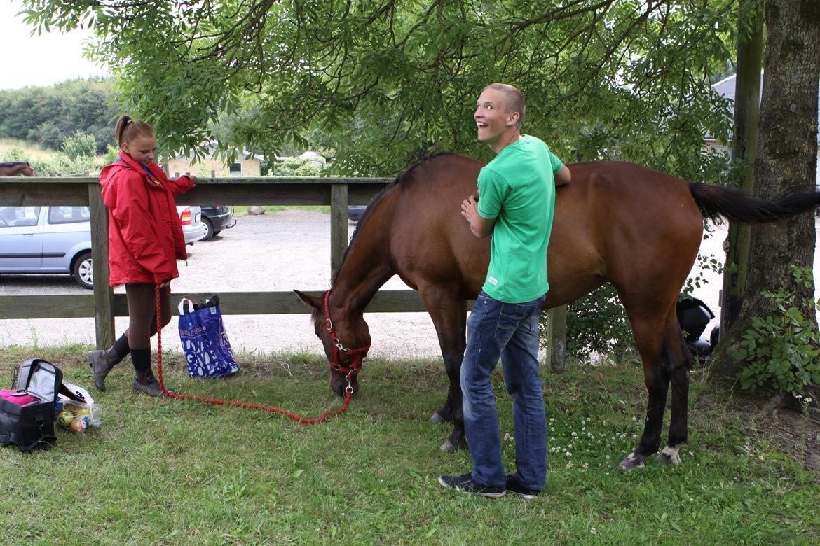 Jessica's 12 års fødselsdag :-)  - Labell, og fuldtidsspasseren Hasse :-P billede 10