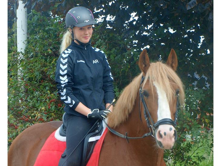 {{currentPhoto.altText}} billede {{currentPhoto.number}}