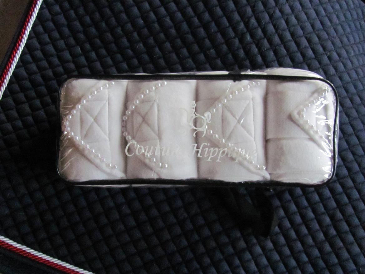 Nyt udstyr - Hvide bandager med perler fra Couture Hippique billede 37