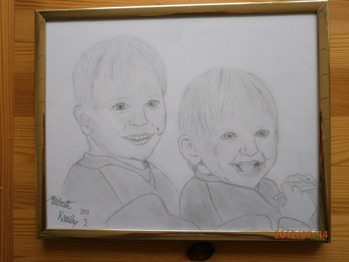 Nogle af mine tegninger :) - Et billede jeg tegnede, af mig og min storebror, til ham i 18 år fødselsdagsgave :) billede 11