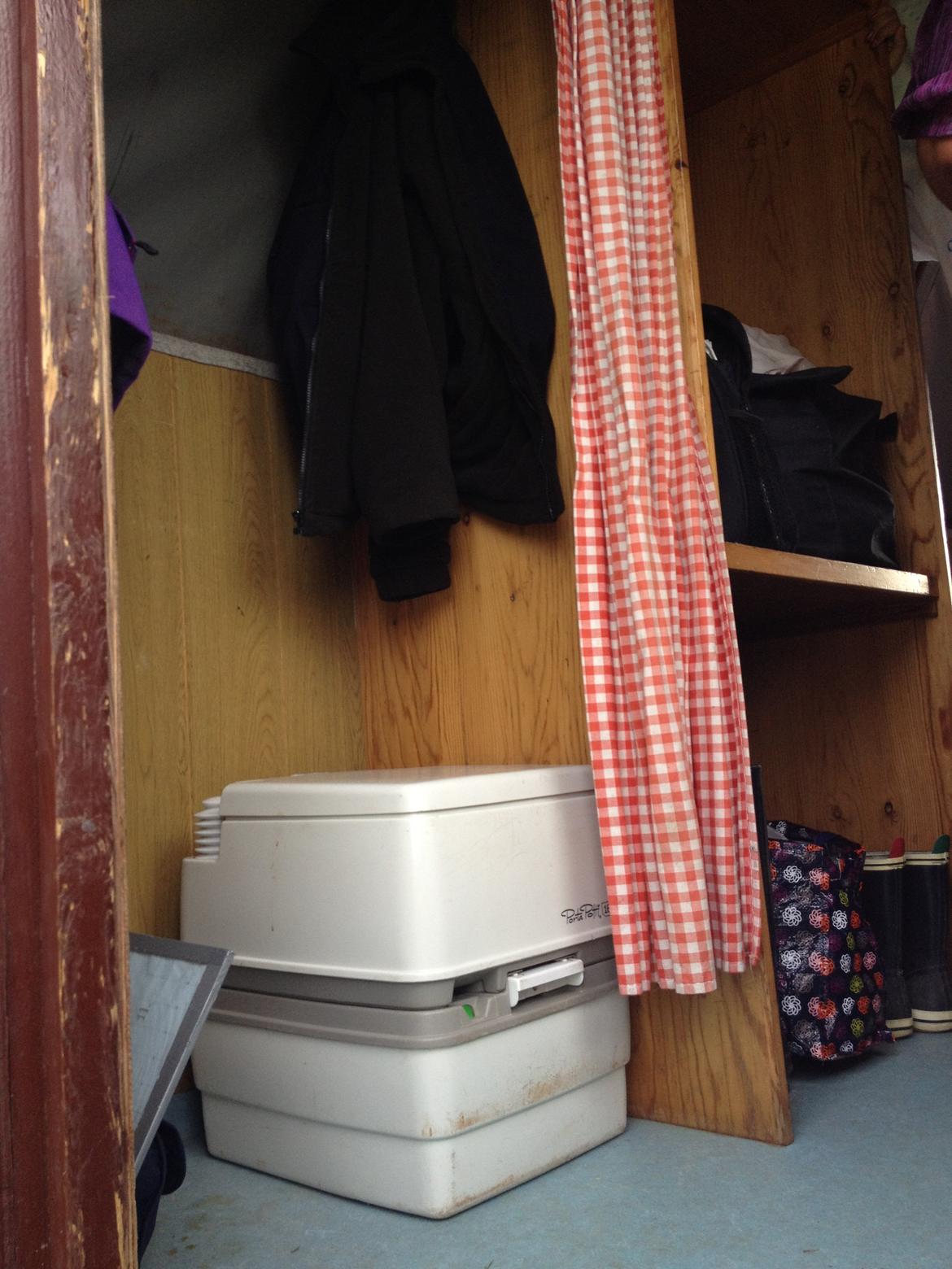 Prærievognsferie :) - Det lille smarte toilet :) billede 3