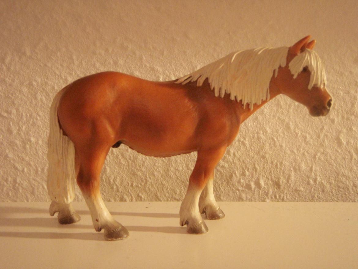 Mine schleich heste+ting ;) - Navn :  Happy  - Køn Vallak - Alder - 9 billede 16