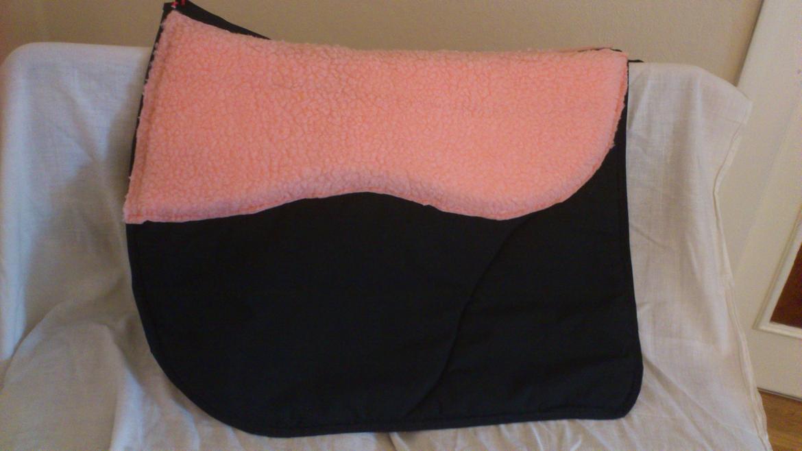 Hjemmelavet til heste - Underside med teddy og skumplader. billede 3