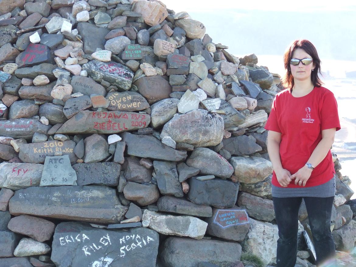 Thule billeder(Grønland) - Så er jeg kommet til tops på Dundas. og har lagt en sten med mit navn på, som bevis på at jeg har været der. billede 3