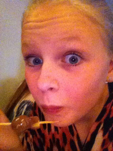 Chokolade vandfald med spyd!<3 LOVE IS IN THE AIR!<3 XD - Grimme mig som tager et billed af mig selv! XD<3 billede 16