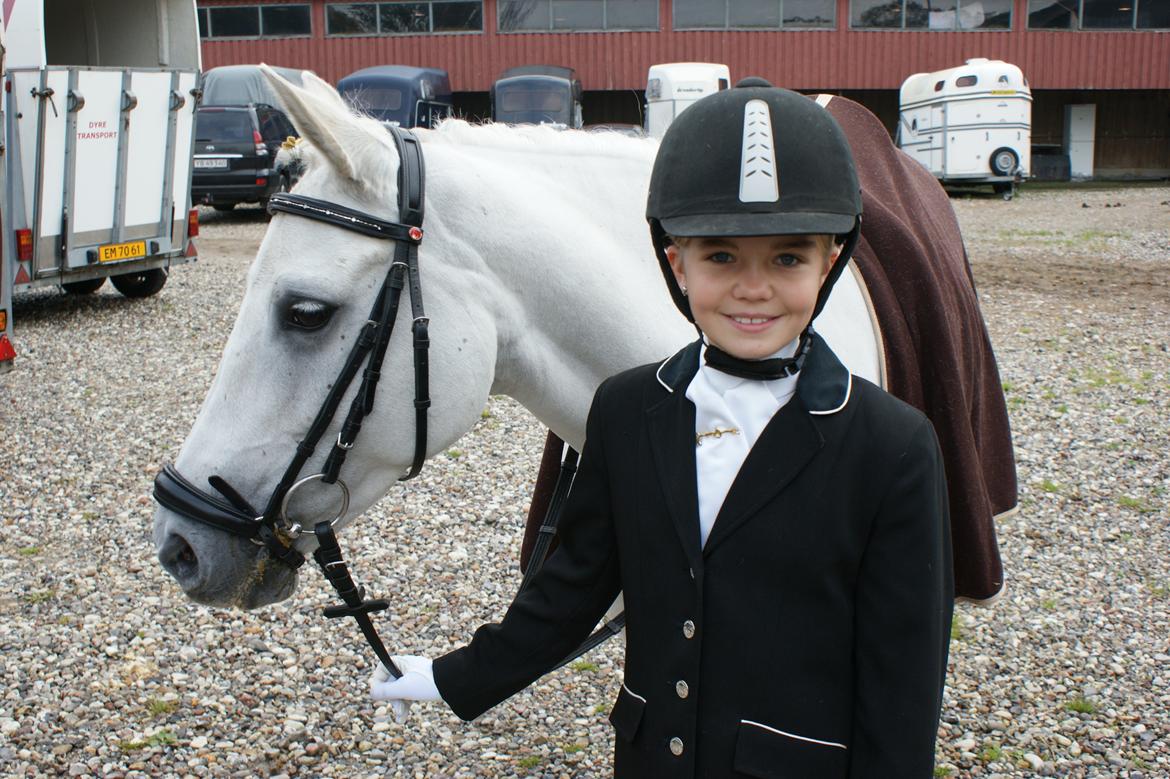 Stævne Frederiksværk Rideklub billede 4