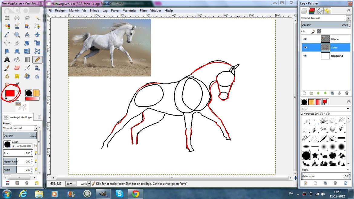Tegn din hest på PC! - Er halsen for tyk/tynd? Er hovedet for firkantet/rundt? Er benene for tykke/tynde? Så er det tid til at rette det nu. 
Det ville være en god idé at rette med en anden farve, sådan så man kan se både gamle og nye streger. Når du har rettet, visk de gamle streger ud, hvor du har rettet og omfarv de nye streger (behøver du ikke). billede 3