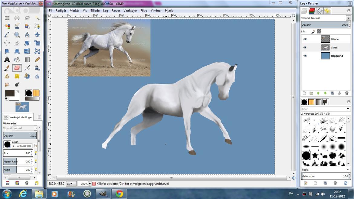 Tegn din hest på PC! - Lav derefter hovene. Jeg har lavet dem på samme måde som med hesten. Tilføjet noget mørkt og tilføjet noget lyst og tværet det ud. 

Derefter brug viskelæderet til at slette de resterende sorte pletter i kanten samt udtværet kant. billede 11