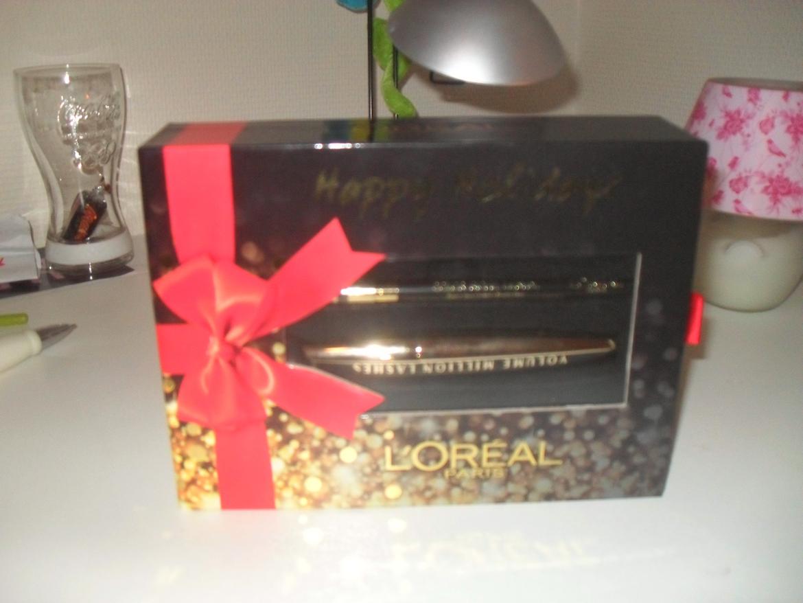 Mine julegaver 2012!  - make up fra min halv søster :) billede 15