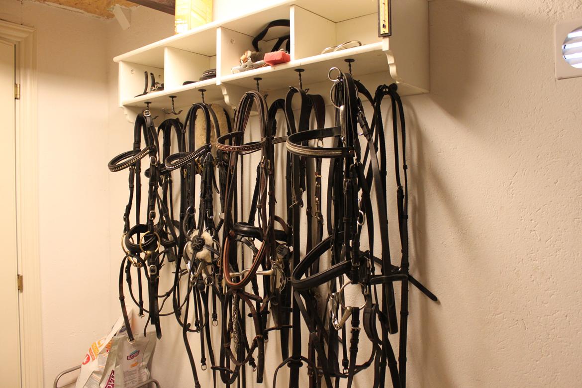 Mit dejlige hjem - Stald Midtkobbel - Sadelrum - trenseophæng billede 8