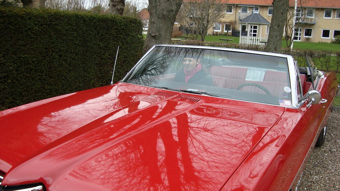 konfirmation d. 28/4-13<3<3 - den bil jeg blev kørt i hen til festen :* billede 3