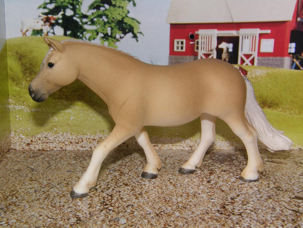 Mine Schleich Dyr - Navn: Mrs W. Race: Haflinger. Køn: Hoppe. Alder: 17 år billede 137