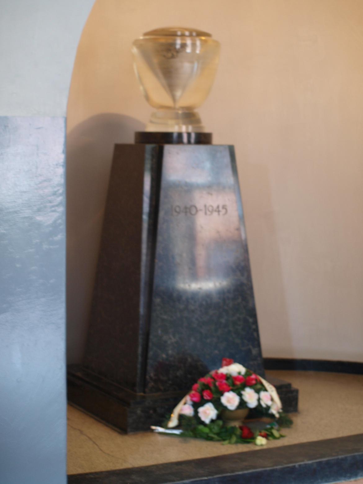 Min ferie i polen sommer 2013 - det er aske af en masse mennesker som har været i lejeren billede 7