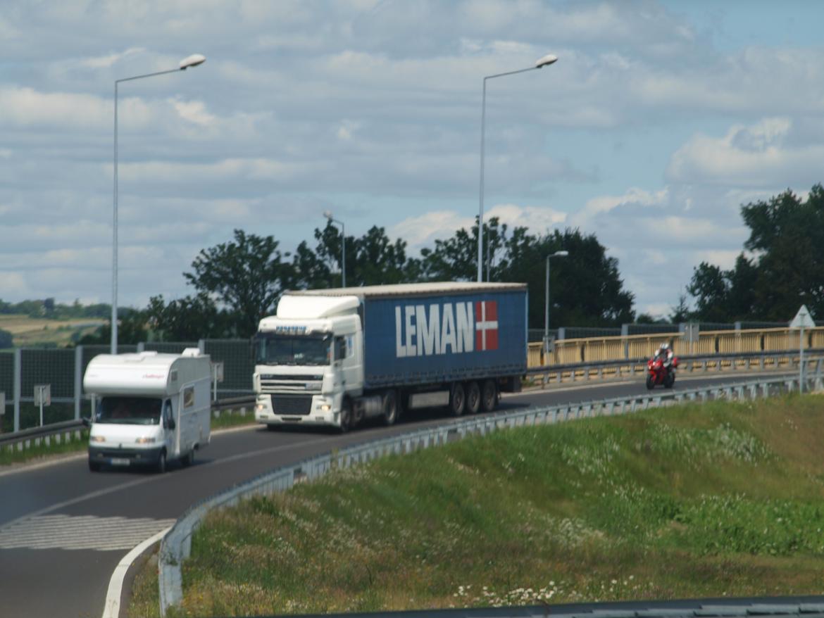 Min ferie i polen sommer 2013 - ja okay jeg syntes det lugter lidt af billig arbejdskraft når en dansk trailer køre med en udenlandsk lastbil men det kan være jeg tager fejl :) billede 30