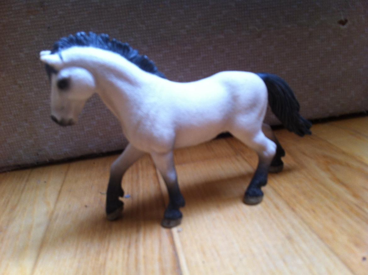 Mine Schleich Heste - chucle Køn:vallak alder:5 stg:147 Race:Connemara
bruges til: spring stævner og elsker det Solgt! billede 18