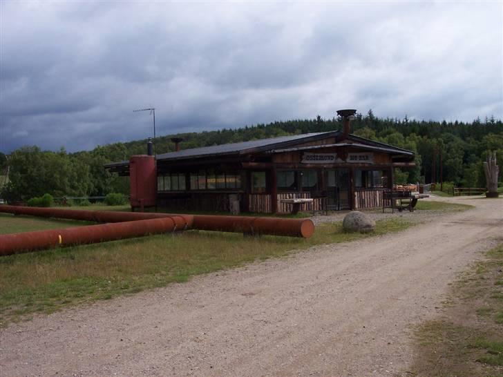 Østerlund Ridelejr - Østerlunds bar der bliver brugt til poltarbends og teambuilding. billede 3