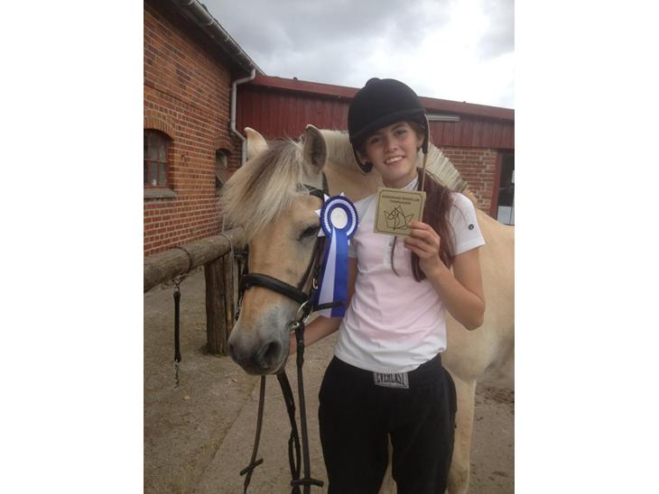 {{currentPhoto.altText}} billede {{currentPhoto.number}}