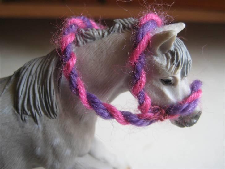Mit Schleich udstyr - Pony trense
Snoet
Pink og lilla billede 27