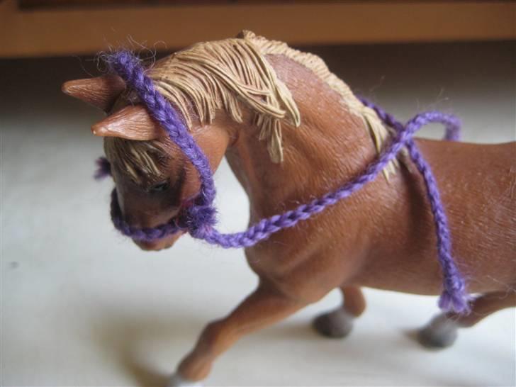 Mit Schleich udstyr - Western trense
Lilla
Flettet
Usammenhængende tøjler
Uden pandebånd billede 36