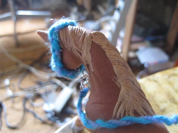 Mit Schleich udstyr - Sæt:
(På billedet fold grime med træktorv)

I sættet er:
Fold grime
Stævne grime
Trense
Stævne dækken

Lys blå, blå og turkis
Grime flettet, træktorv snoet billede 45