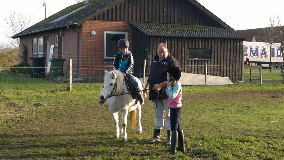 Trække ture til Jule messen på Gram Slot billede 38