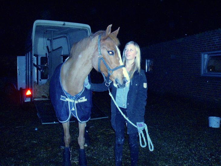 {{currentPhoto.altText}} billede {{currentPhoto.number}}