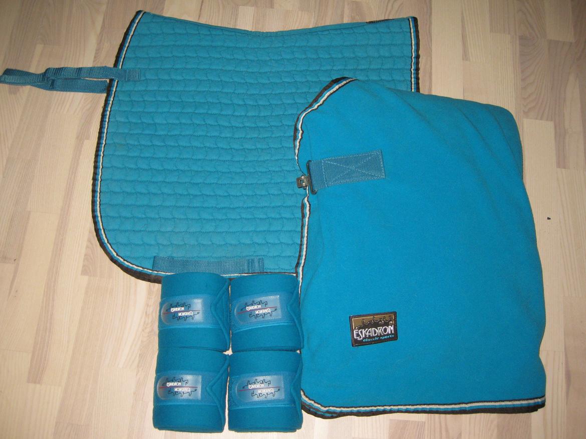 Ride-udstyr - ESKADRON azur underlag, bandager og fleecetæppe. billede 5
