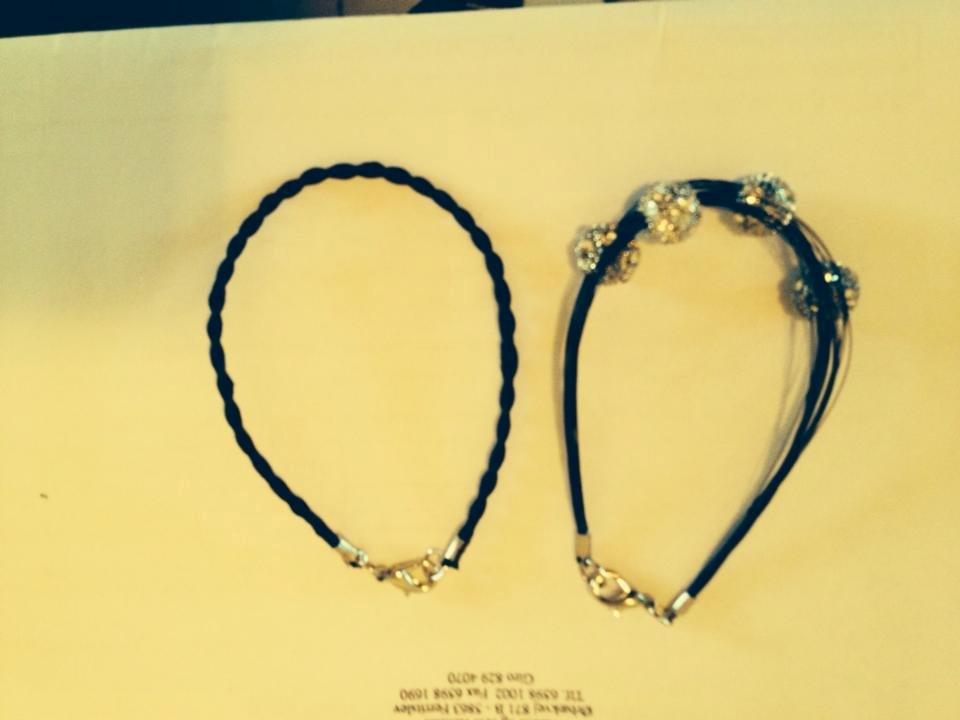 Armbånd! :D - 4 flet af Dons hår og det andet er af Maritzas hår :) billede 3