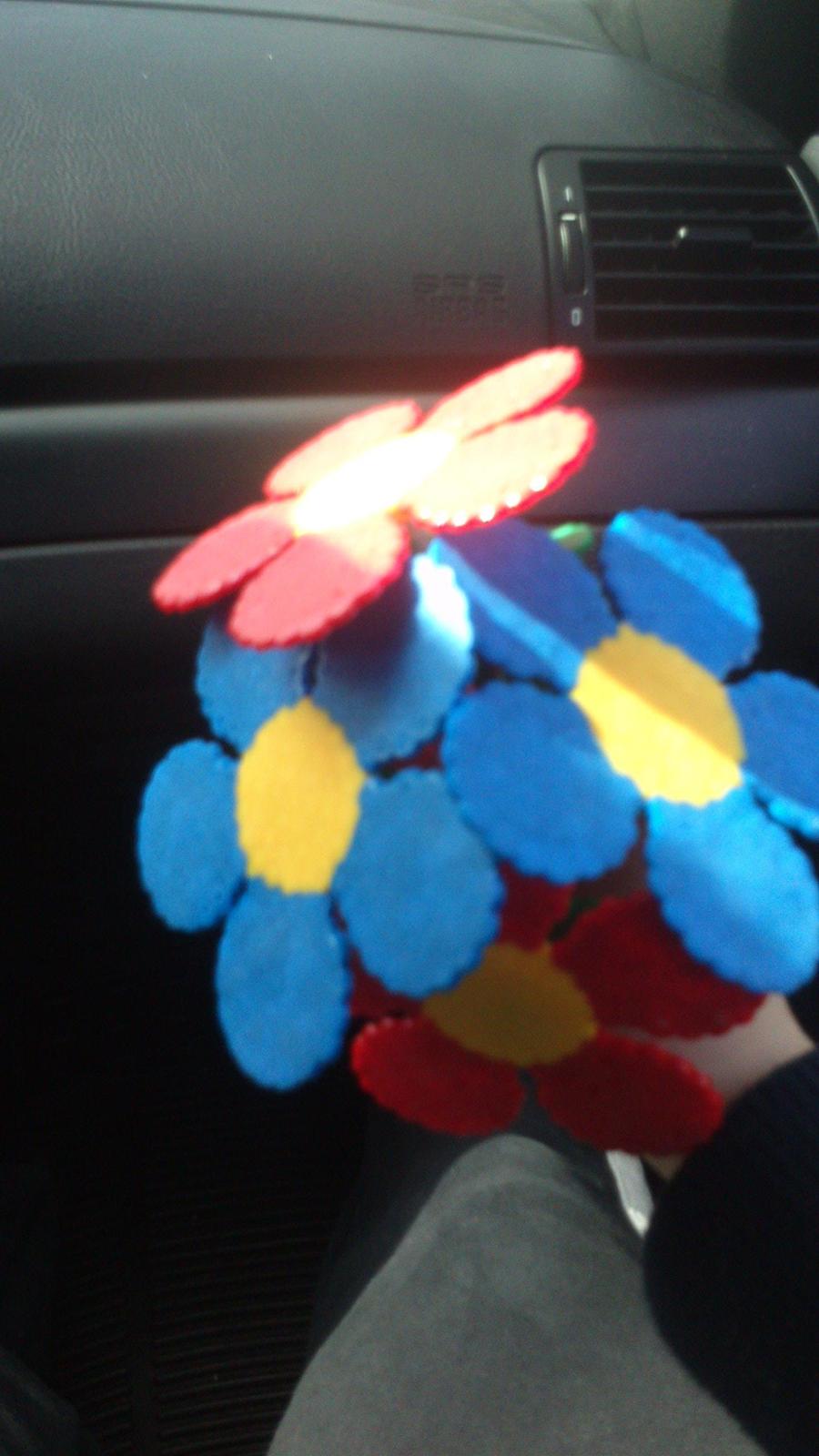 min kreativitet - en gave til Niels og lise for derezs føl en blomst for hver føl blå for dreng og rød for pige :D billede 55