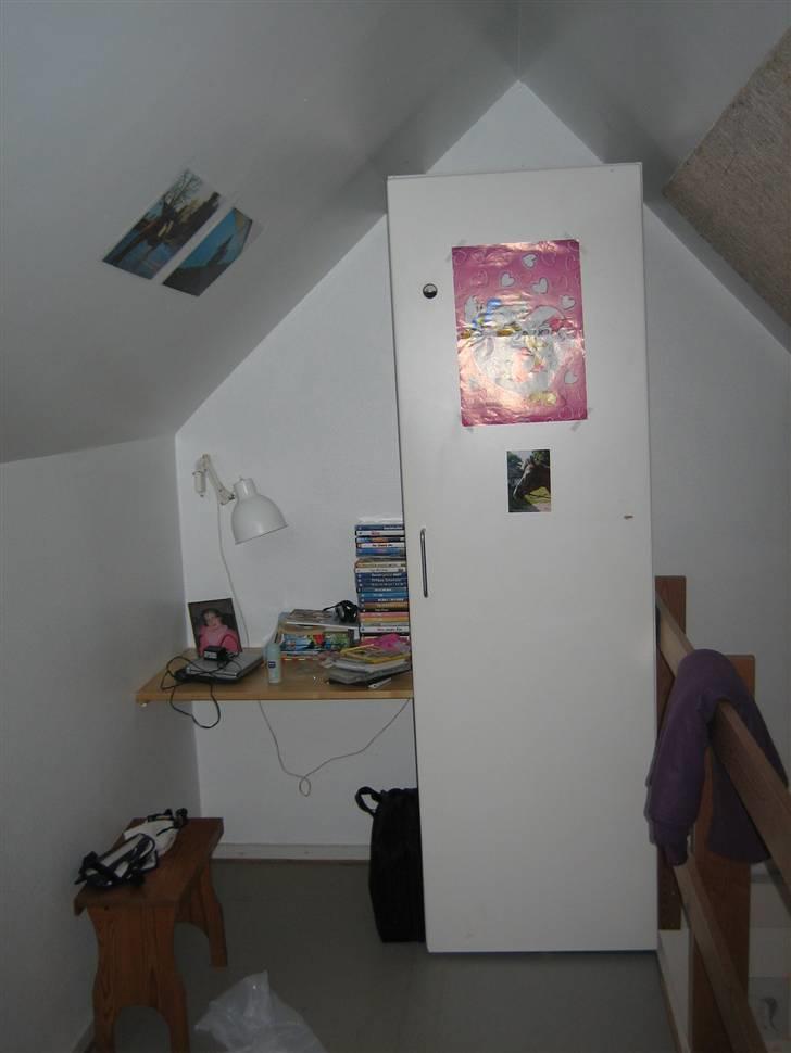 Halstedhus efterskole - Mit skab og mit bord billede 11