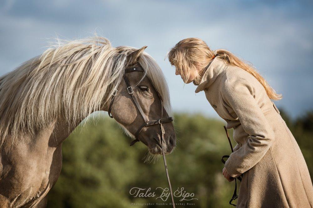 Katrine Thygesen Buur og hestene - Katrine og hendes hingst Dansari ... Fotograf: Tales by Sipo billede 2