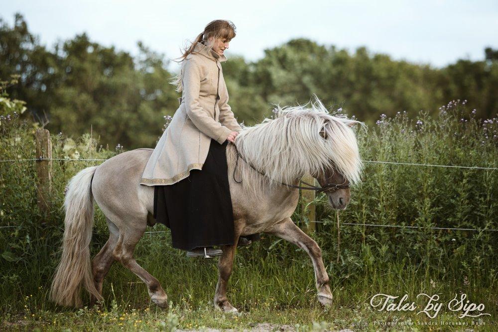 Katrine Thygesen Buur og hestene - Katrine og hendes hingst Dansari ... Fotograf: Tales by Sipo billede 3