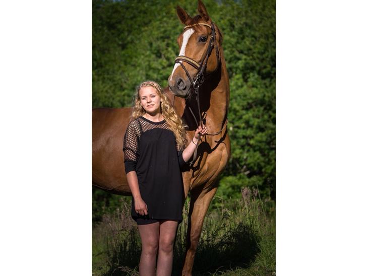 {{currentPhoto.altText}} billede {{currentPhoto.number}}