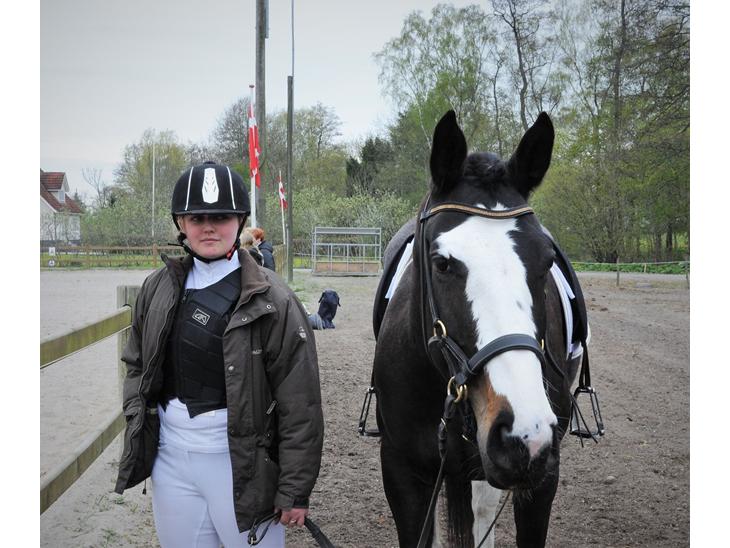 {{currentPhoto.altText}} billede {{currentPhoto.number}}