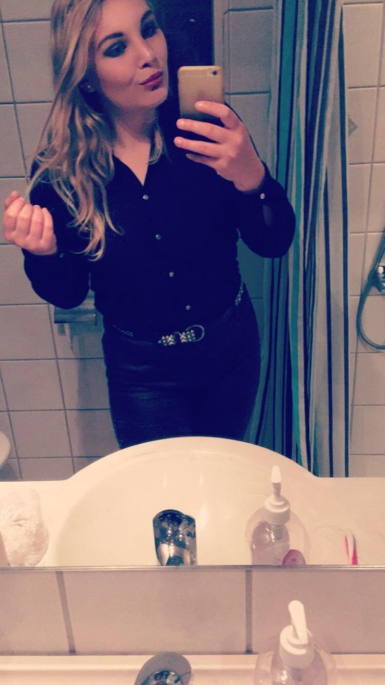 Bag skærmen - Emma Madsen! ;-) billede 5