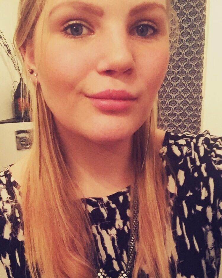 Bag skærmen - Emma Madsen! ;-) billede 6