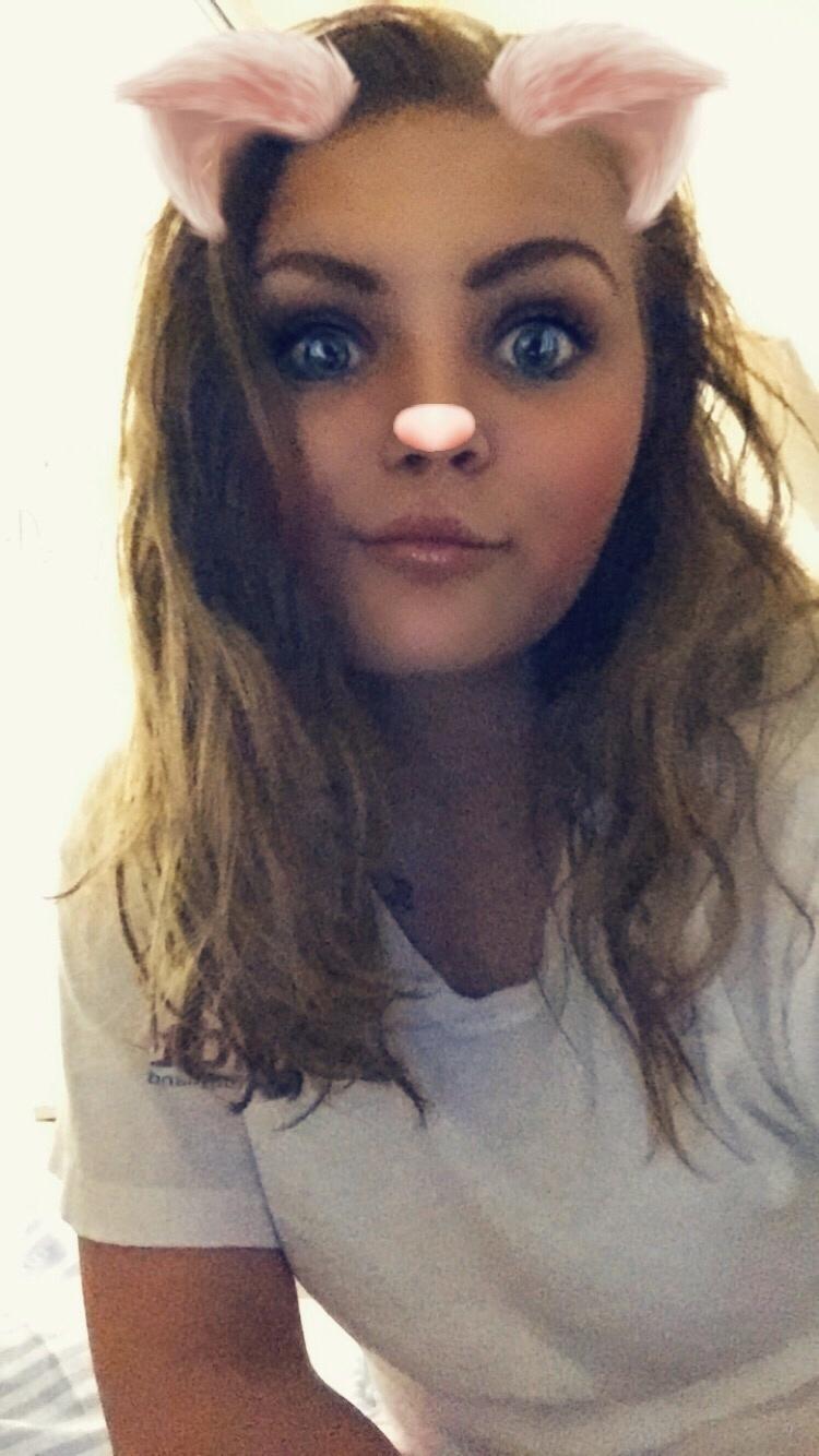 Bag skærmen - Emma Madsen! ;-) billede 1