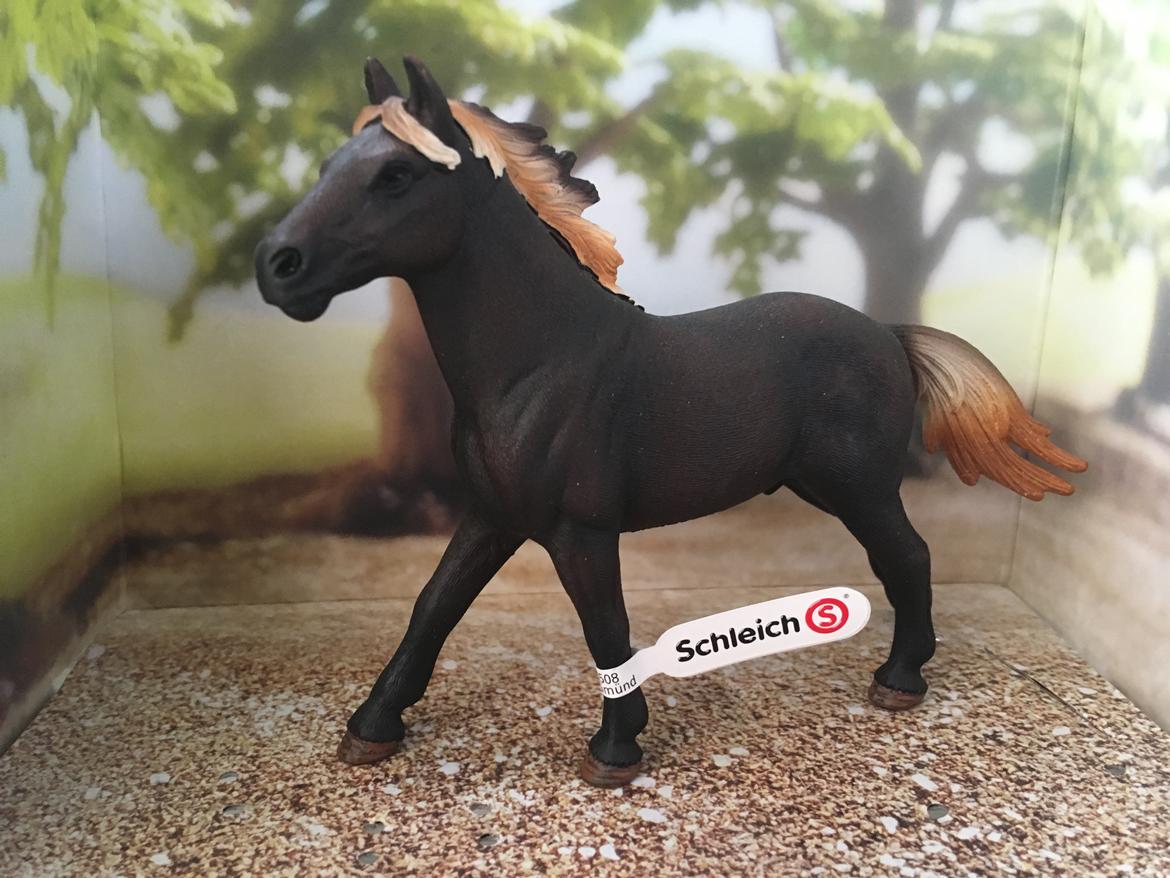 Mine Schleich Dyr - Navn: Spencer. Race: Mustang. Køn: Hingst. Alder: 11 år billede 187