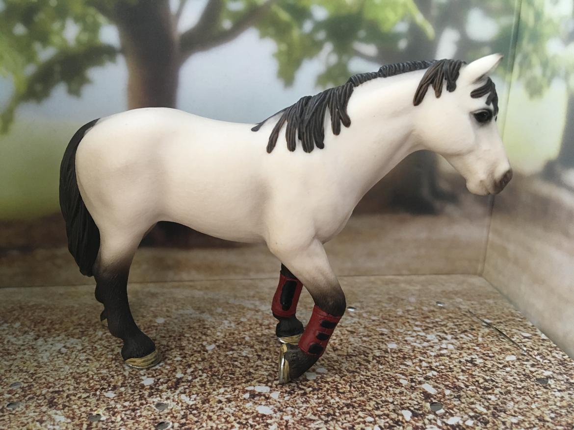 Mine Schleich Dyr - Navn: Ryan. Race: Ridehest. Køn: Vallak. Alder: 10 år billede 184